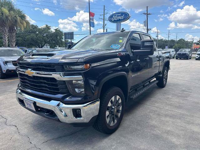 Used 2024 Chevrolet Silverado 2500 LT w/ All Star Edition AWD/4WD image 3