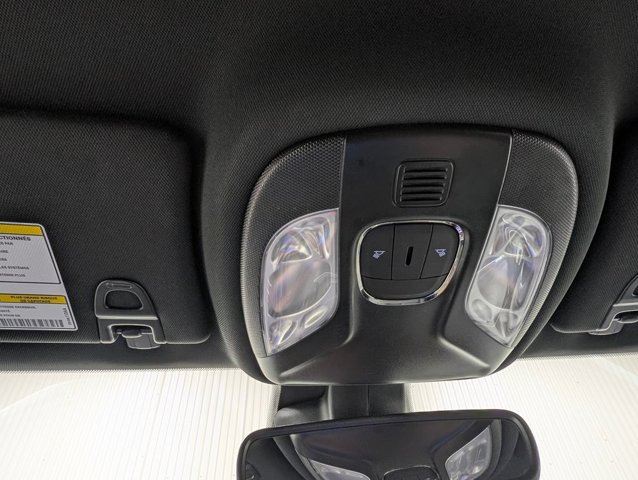Used 2025 Jeep Compass Limited AWD/4WD image 9