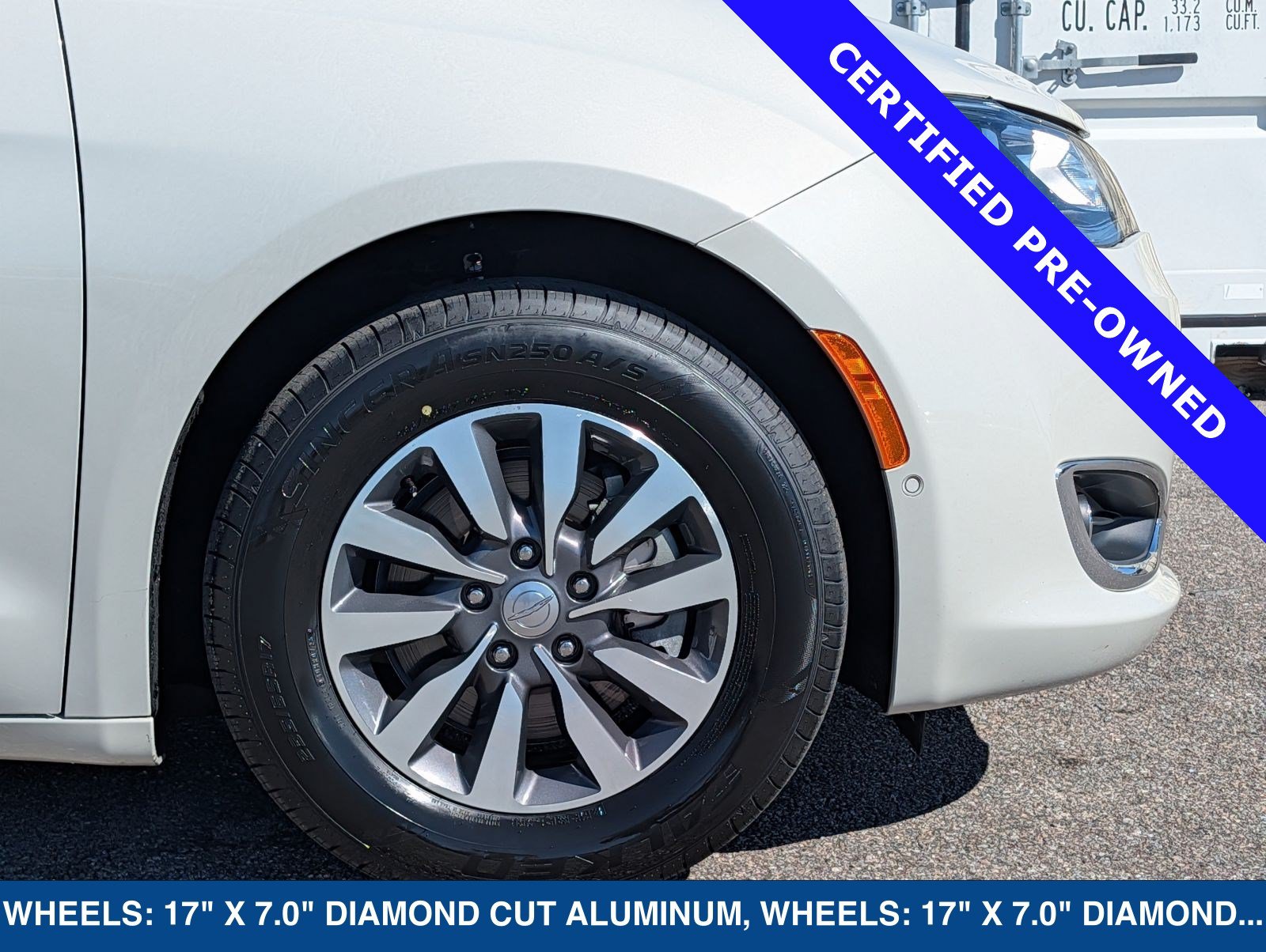 Used 2020 Chrysler Pacifica Touring-L Plus FWD image 12