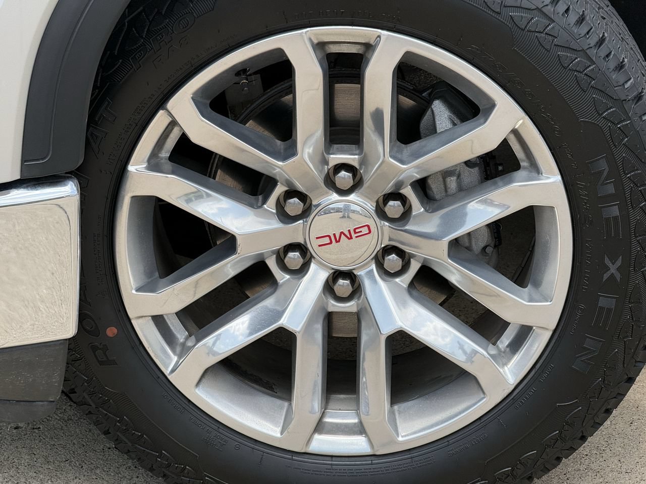 Used 2019 GMC Sierra 1500 SLT w/ SLT Premium Plus Package AWD/4WD image 9