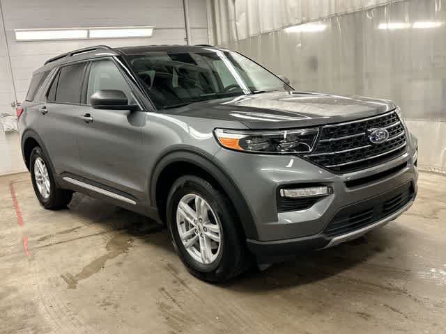 Certified 2024 Ford Explorer XLT w/ Equipment Group 202A AWD/4WD image 31