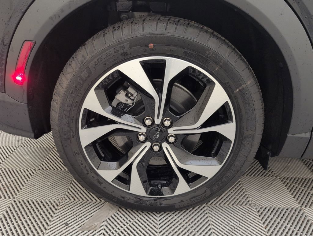 Certified 2025 Ford Mustang Mach-E Select w/ Comfort Package Lite image 21