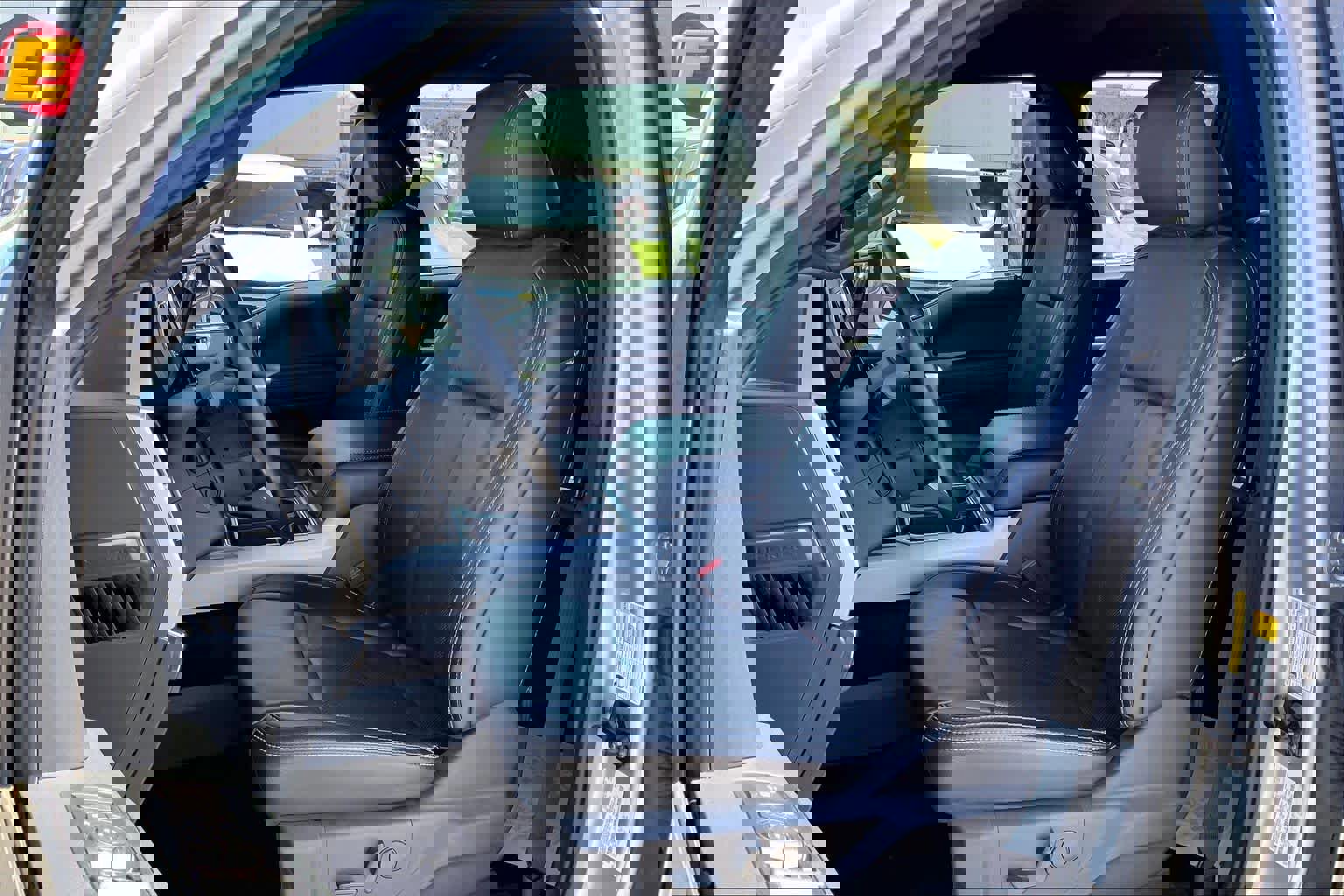 Certified 2022 Ford F250 Lariat w/ Tremor Off-Road Package image 10