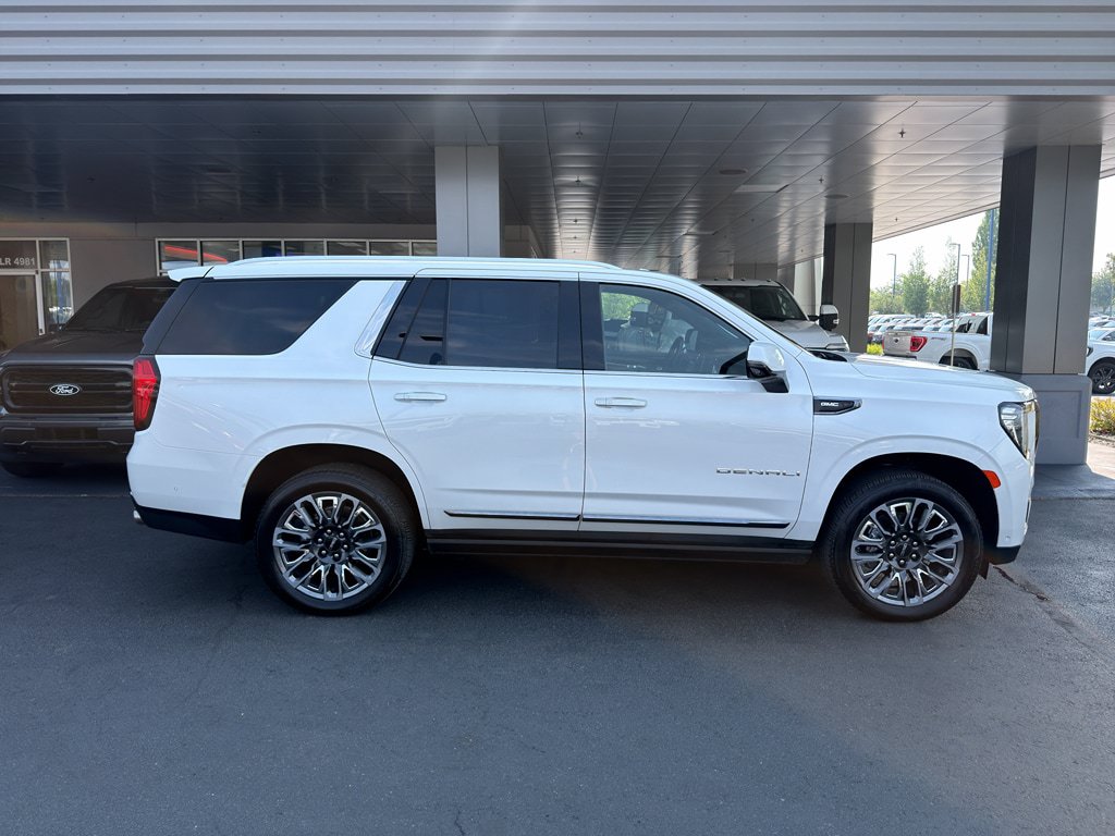 Used 2023 GMC Yukon Denali Ultimate AWD/4WD image 8