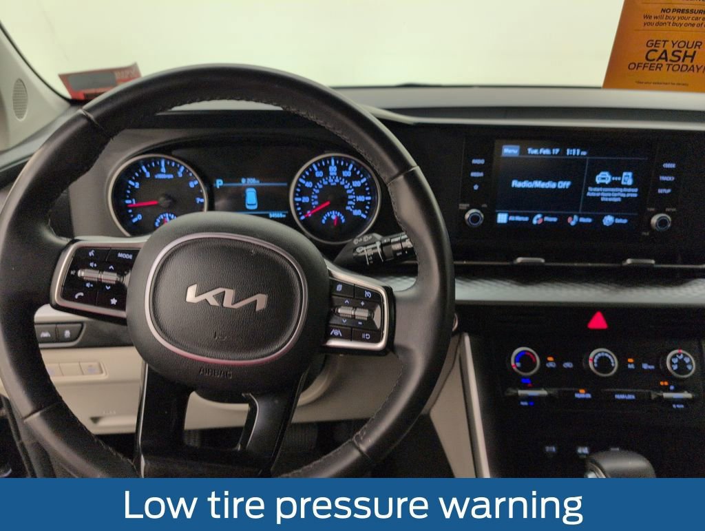 Used 2024 Kia Carnival LX image 23