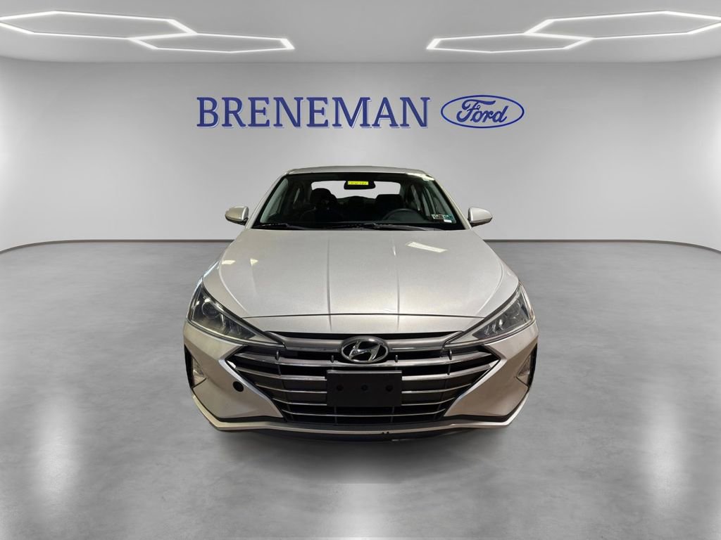Used 2019 Hyundai Elantra SE w/ Cargo Package FWD image 2