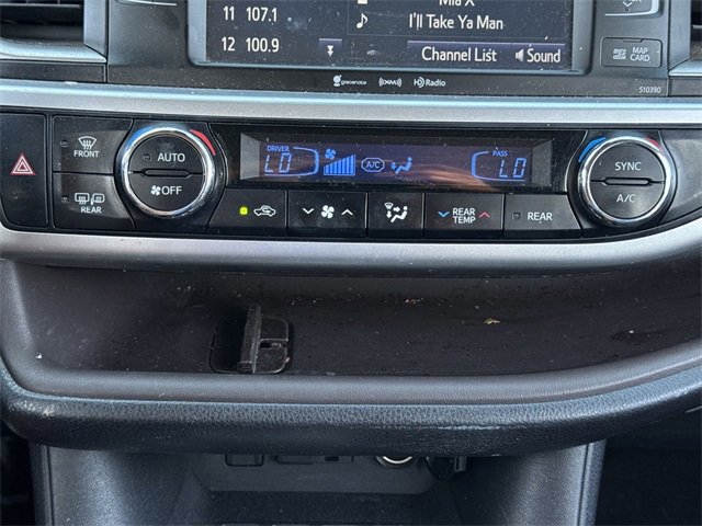 Used 2019 Toyota Highlander XLE image 18