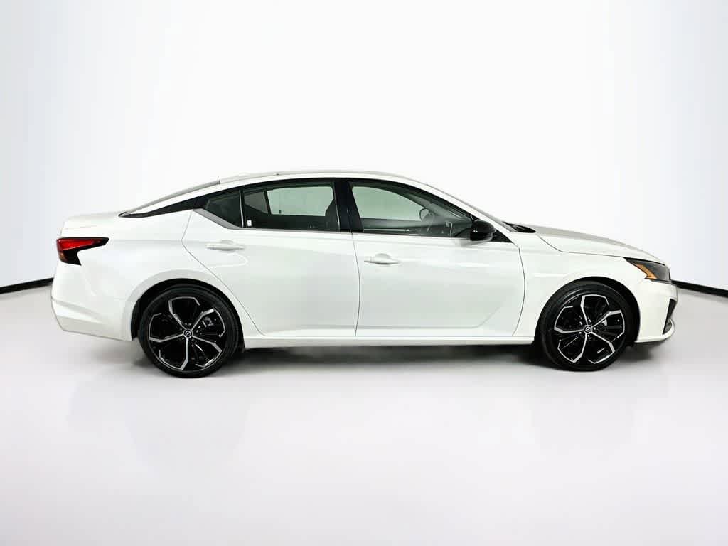 Used 2024 Nissan Altima 2.5 SR FWD image 24