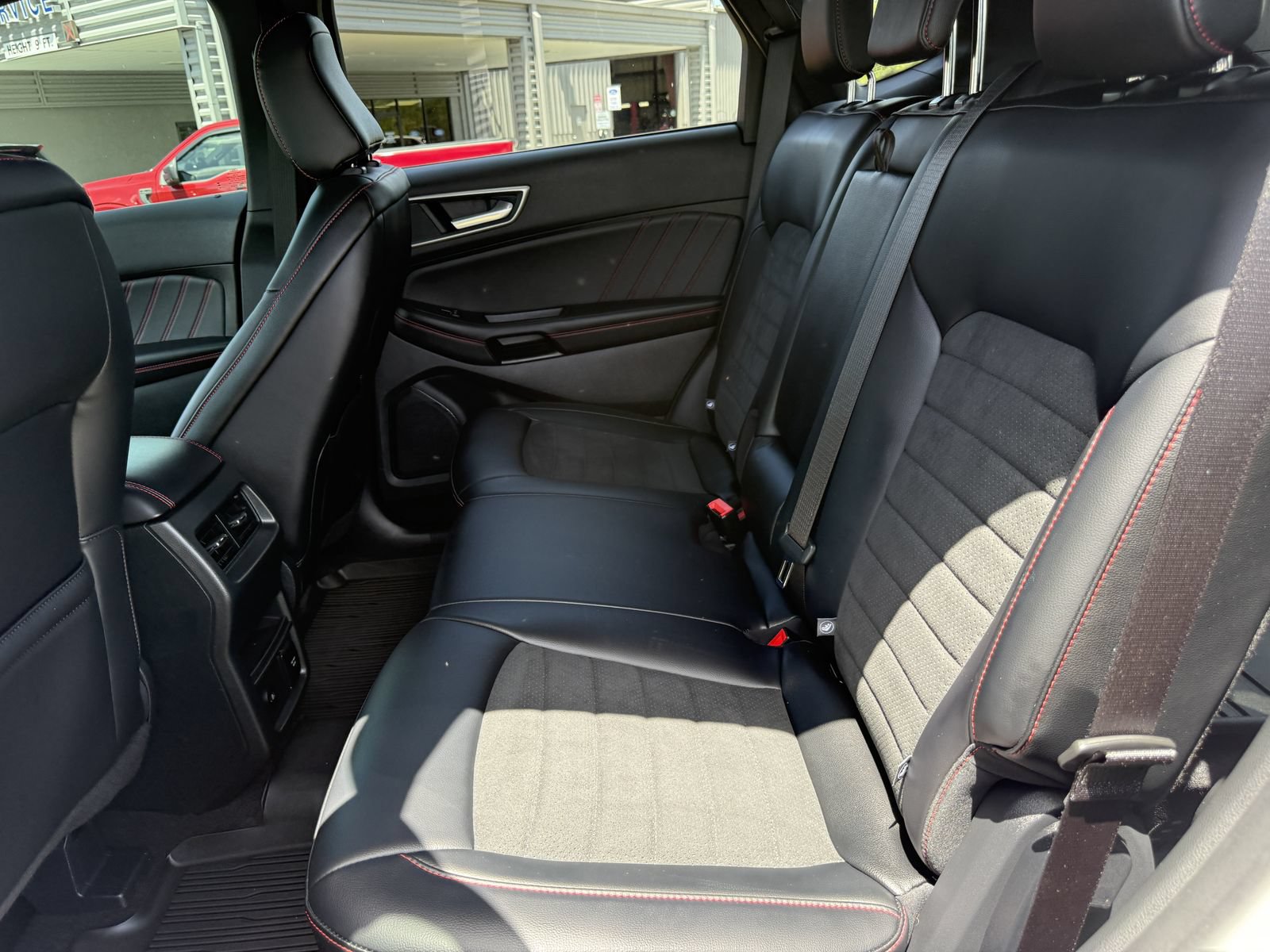 Certified 2024 Ford Edge ST-Line AWD/4WD image 21