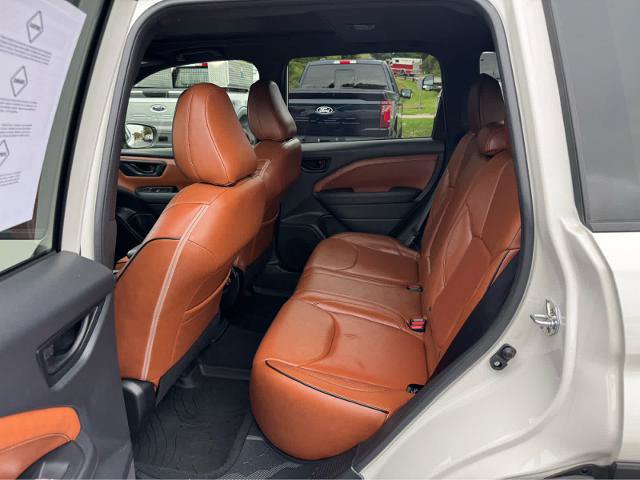 Used 2025 Subaru Forester Premium AWD/4WD image 11