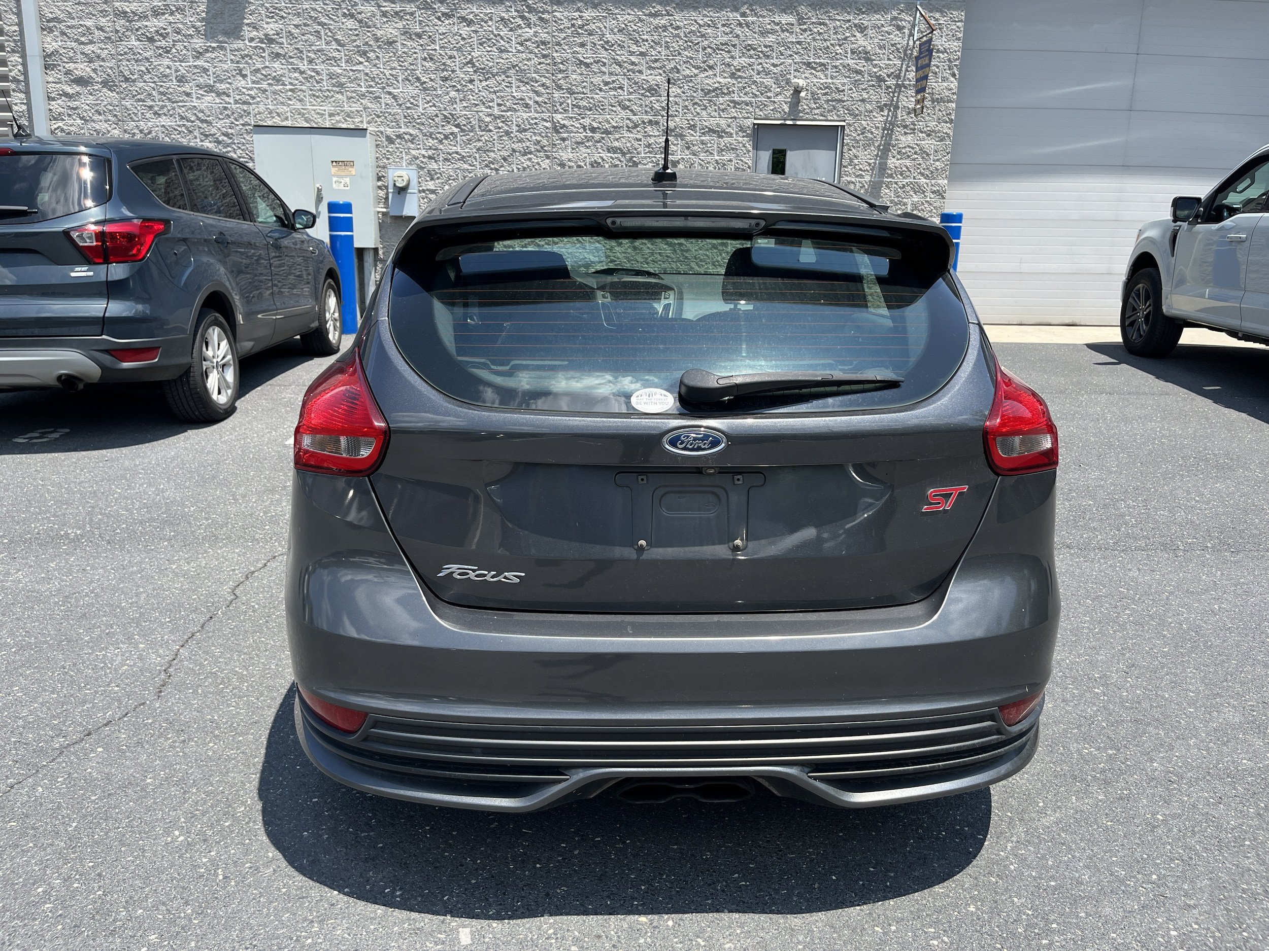 Certified 2017 Ford Focus ST FWD image 6