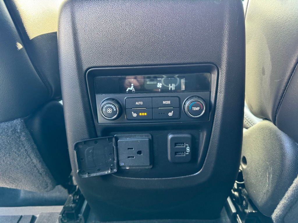 Used 2023 Buick Enclave Avenir image 27