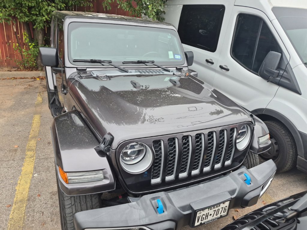 Used 2022 Jeep Wrangler Unlimited Sahara AWD/4WD image 33