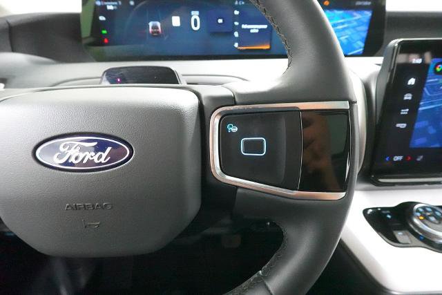 Certified 2025 Ford Expedition Active AWD/4WD image 14
