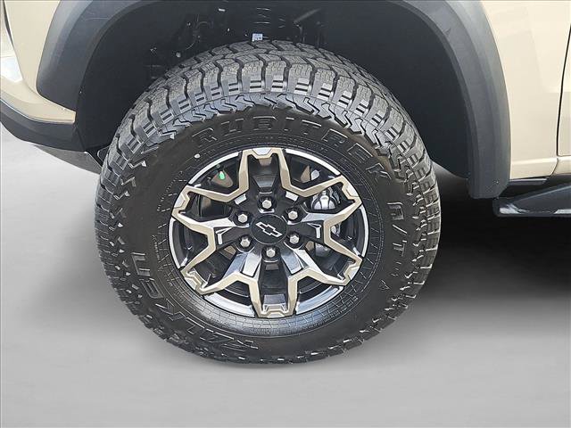 Used 2024 Chevrolet Colorado ZR2 w/ Technology Package AWD/4WD image 23