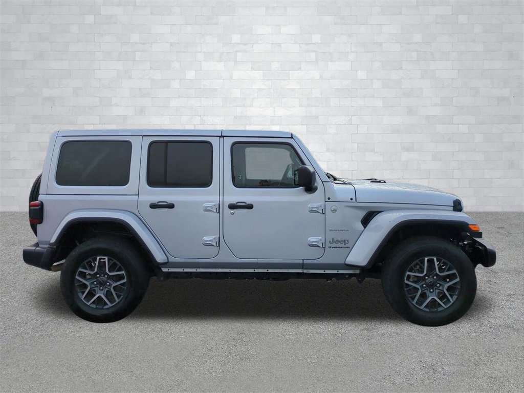 Used 2024 Jeep Wrangler Sahara image 6