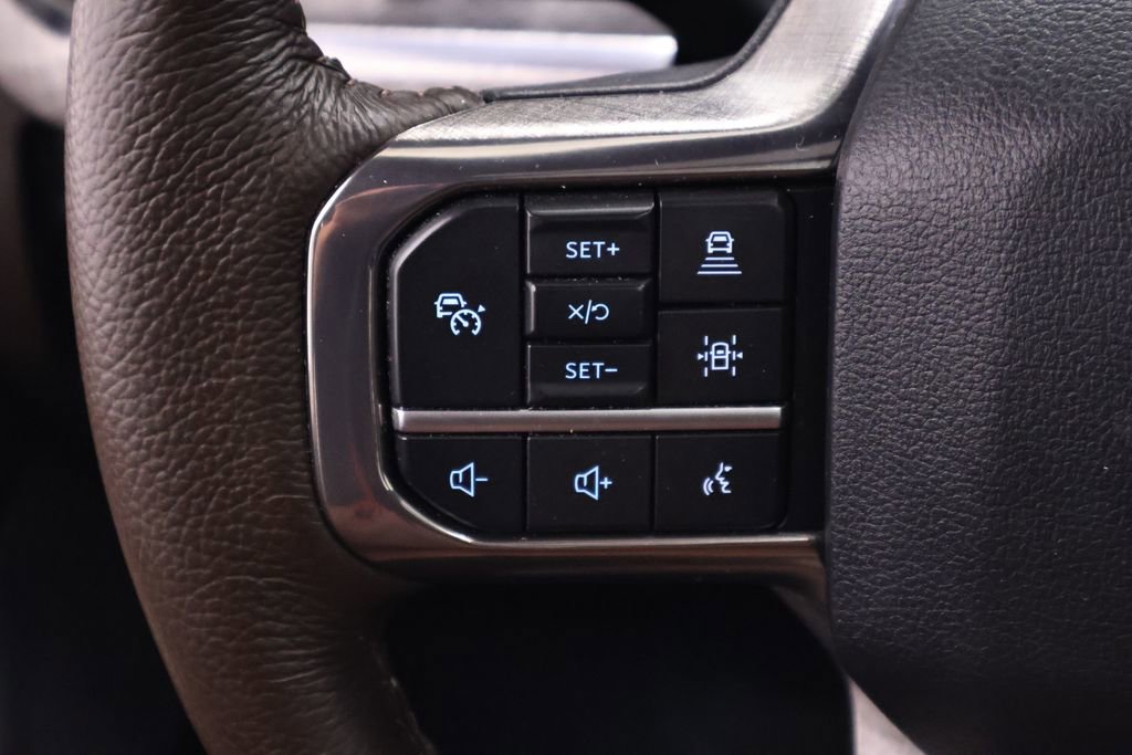 Certified 2025 Ford F250 King Ranch AWD/4WD image 25