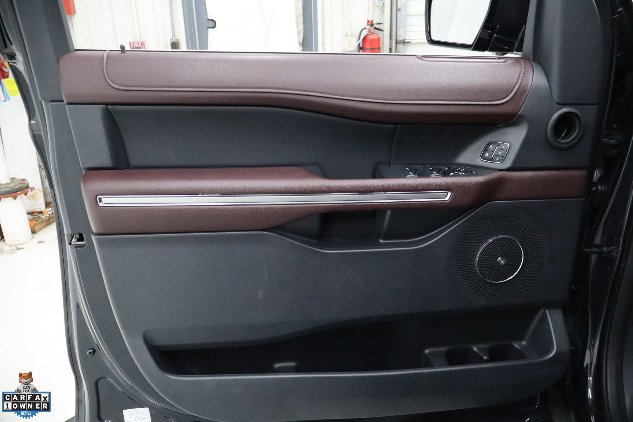 Certified 2024 Ford Expedition Limited image 11