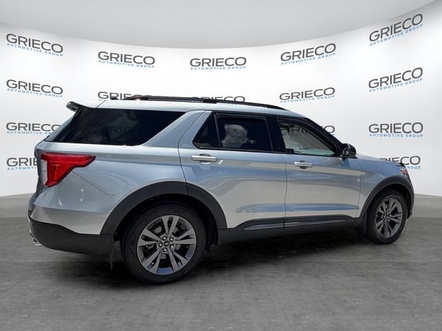 Certified 2023 Ford Explorer XLT w/ Equipment Group 202A RWD image 7