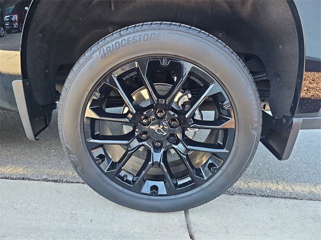 Used 2025 Chevrolet Silverado 1500 High Country image 32