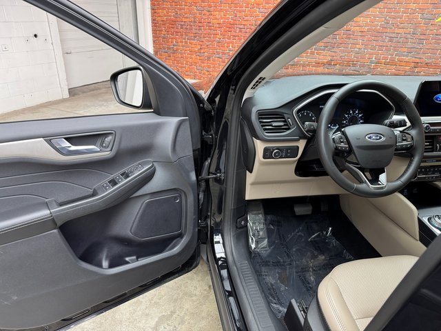 Certified 2022 Ford Escape SEL image 9