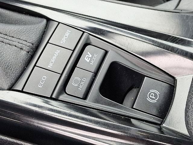 Used 2025 Toyota Camry LE FWD image 22