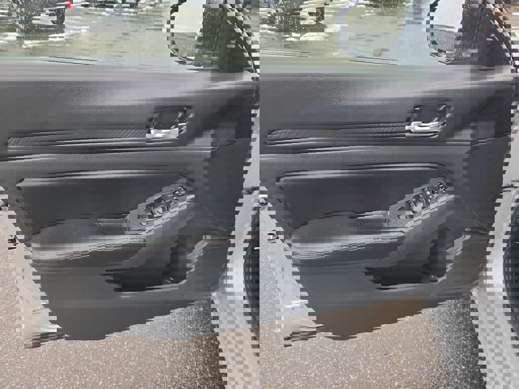 Used 2024 Nissan Altima 2.5 SV image 17