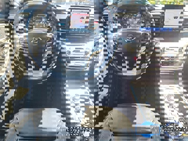 Certified 2022 Ford Explorer XLT w/ Equipment Group 202A image 9