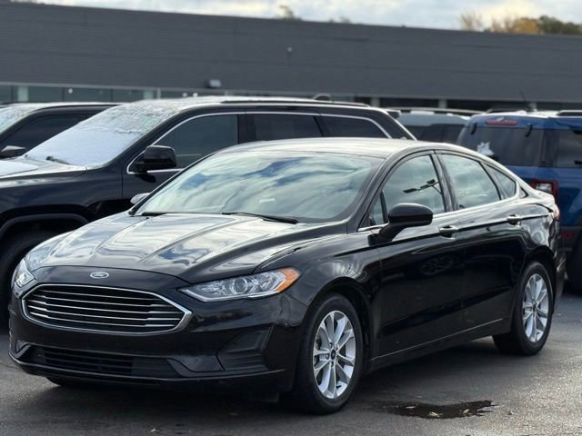 Certified 2020 Ford Fusion SE image 3