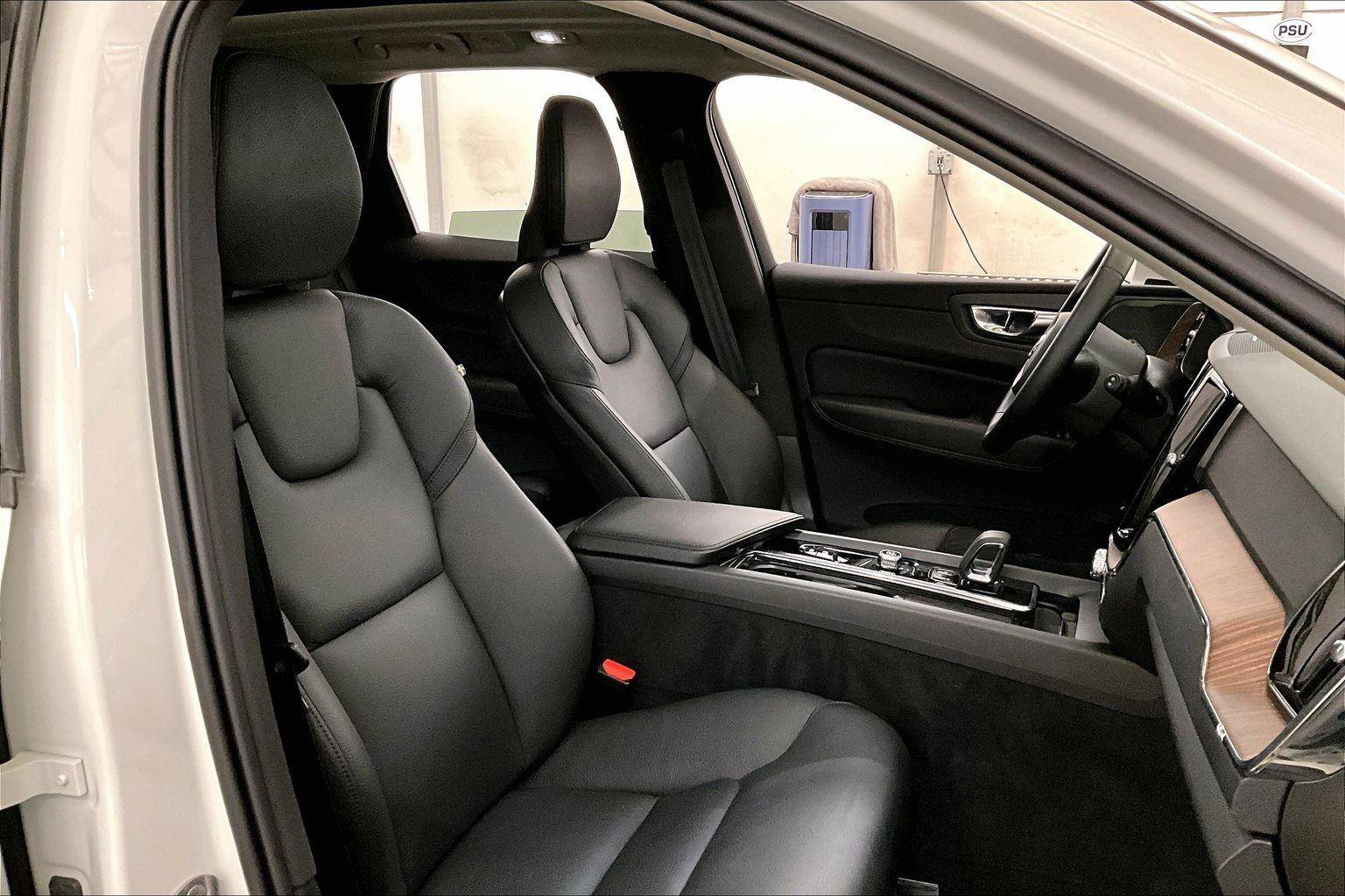 Used 2022 Volvo XC60 T8 Inscription Expression w/ Advanced Package image 7