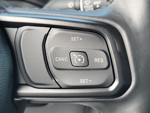 Used 2023 Jeep Gladiator Sport AWD/4WD image 29