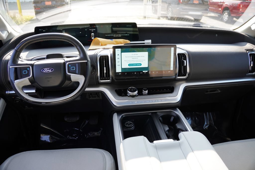 Certified 2025 Ford Expedition Platinum w/ Driver's Package AWD/4WD image 22