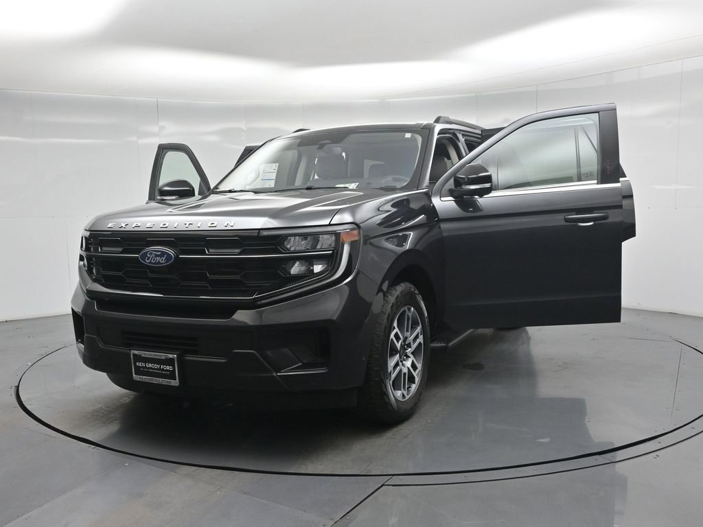 Certified 2025 Ford Expedition Active AWD/4WD image 31
