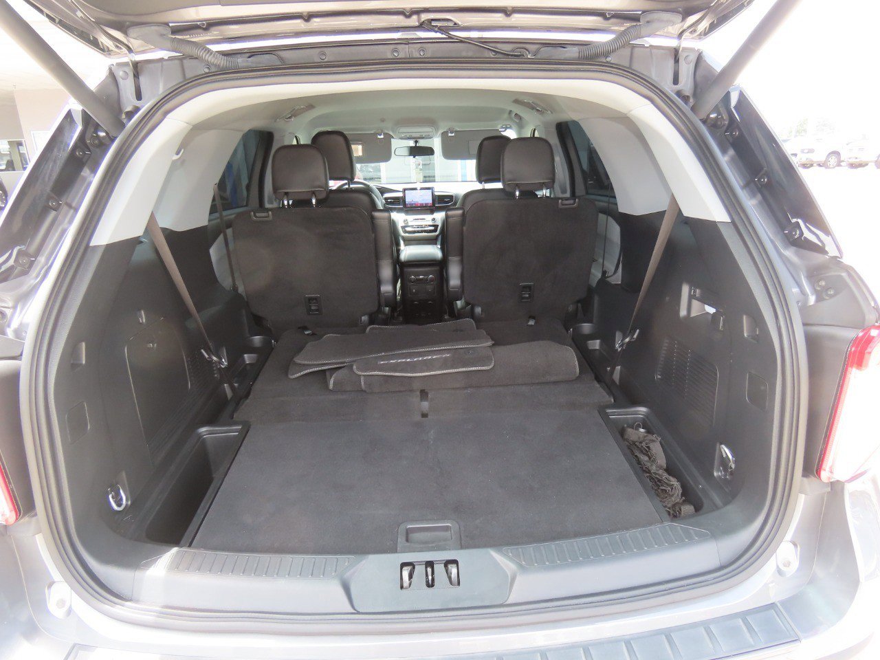 Certified 2023 Ford Explorer XLT w/ Equipment Group 202A RWD image 12