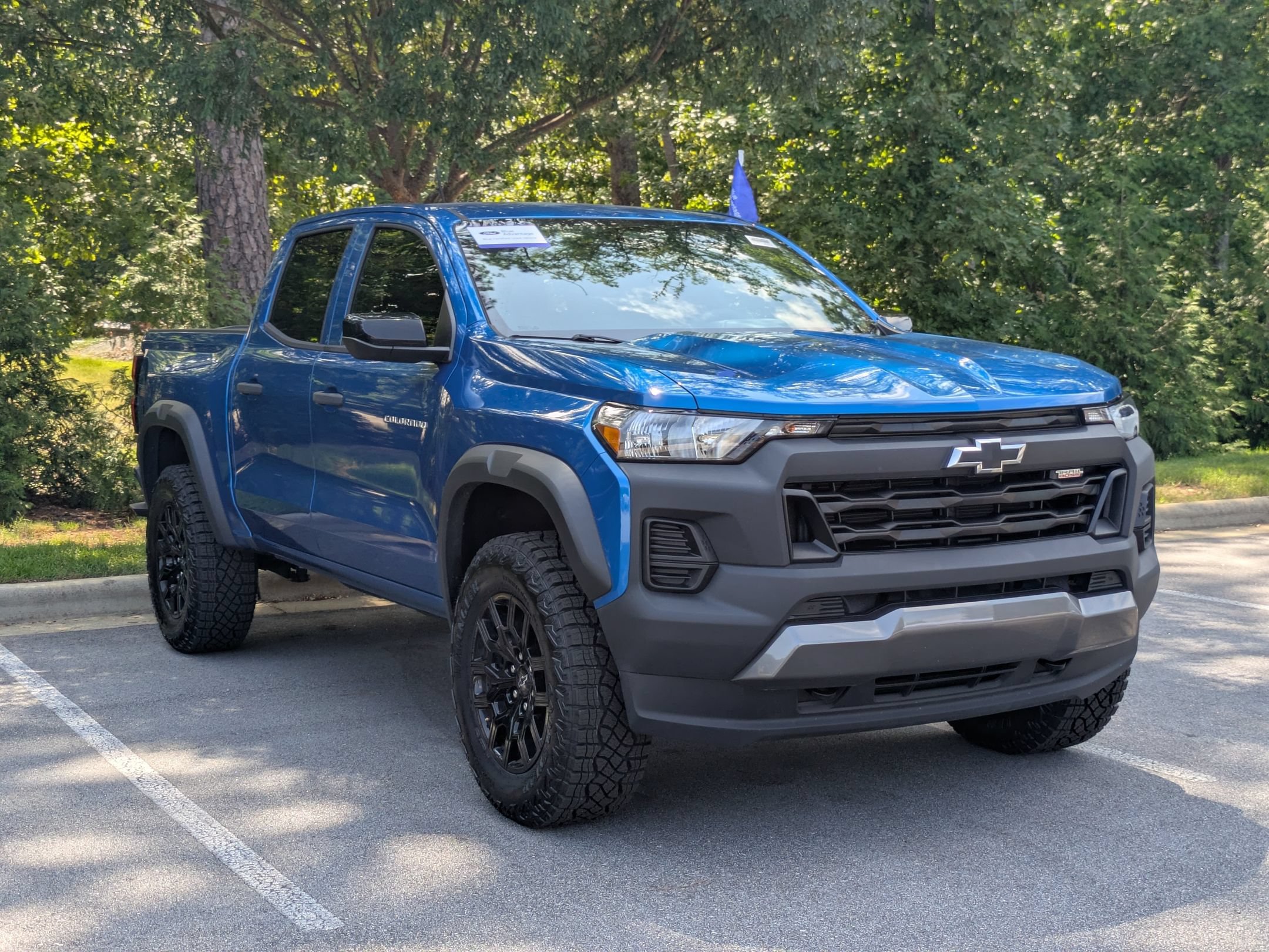 Used 2023 Chevrolet Colorado Trail Boss w/ Advanced Trailering Package AWD/4WD image 2