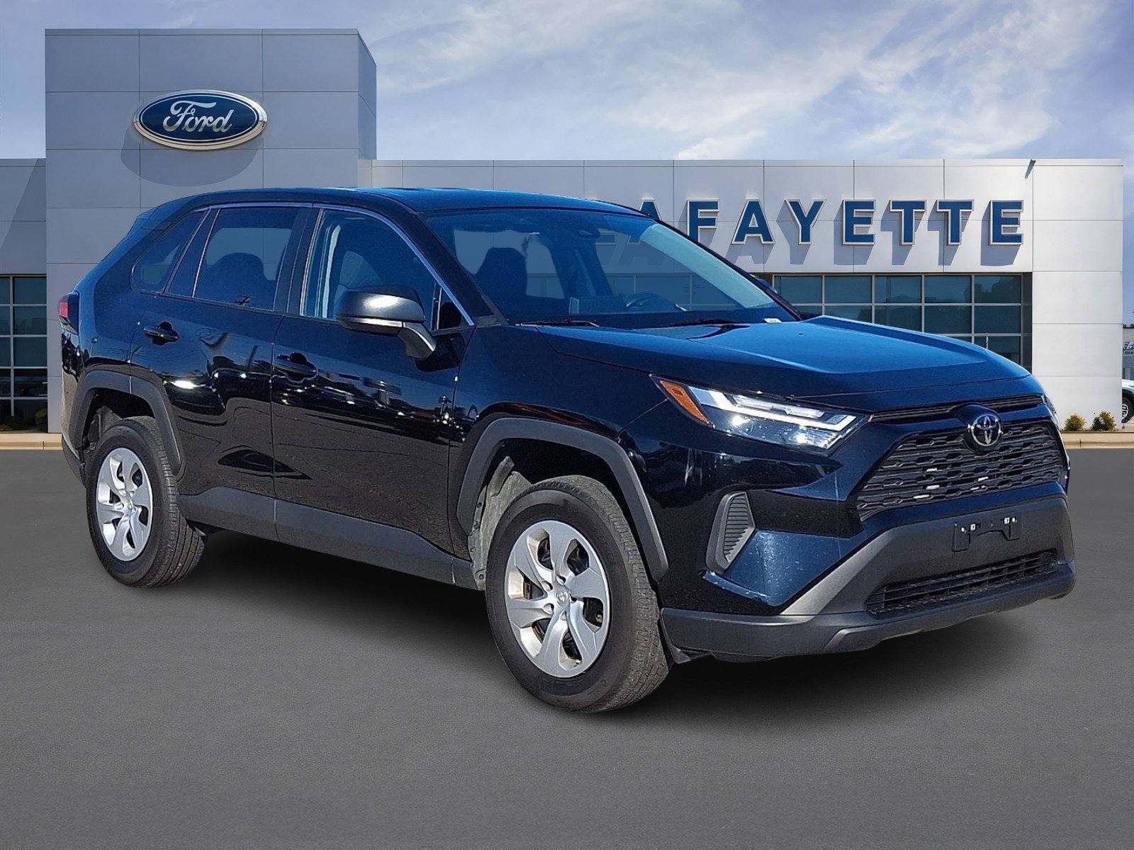 Used 2025 Toyota RAV4 LE image 1