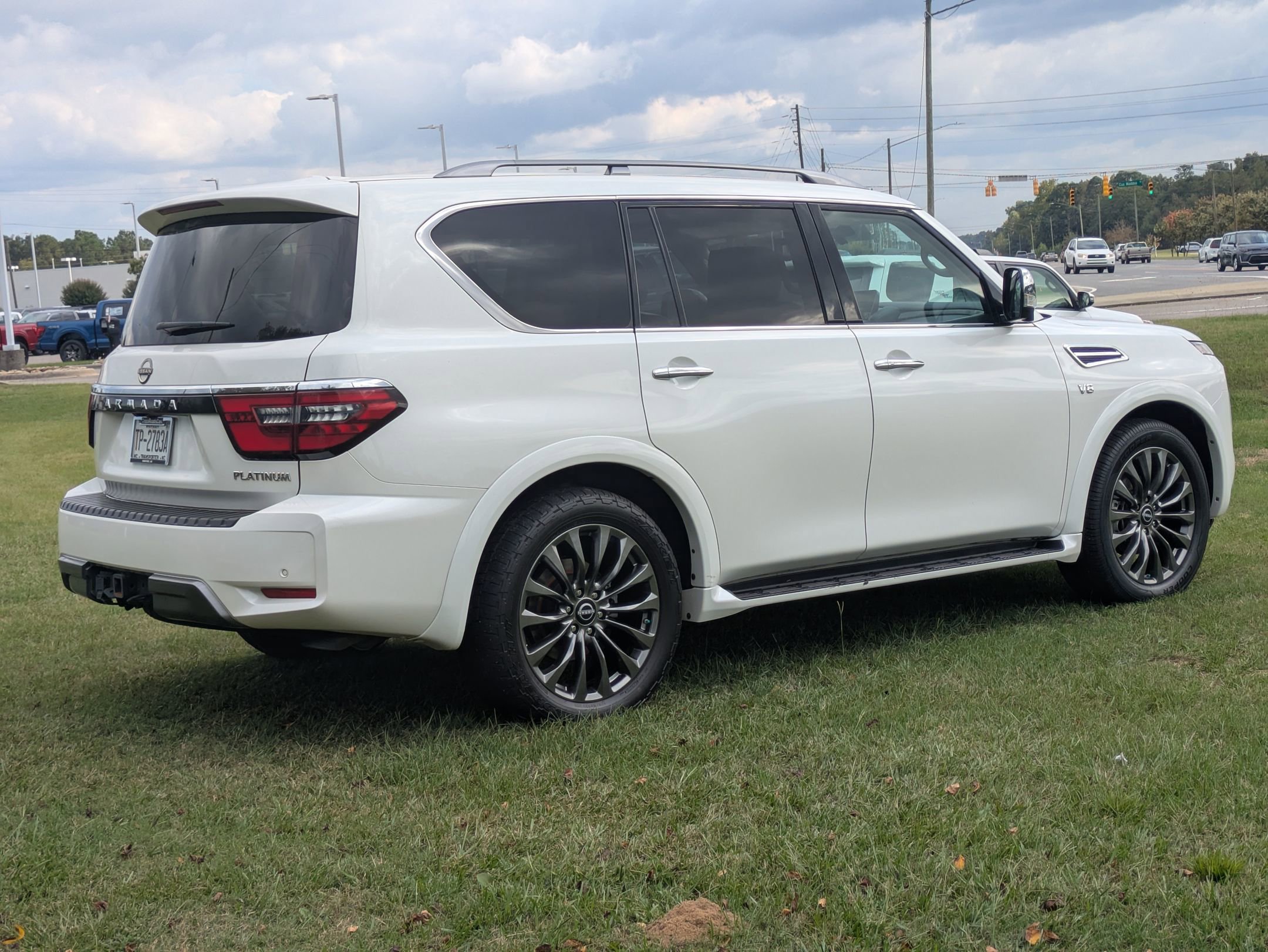 Used 2021 Nissan Armada Platinum w/ Captain's Chairs Package image 4