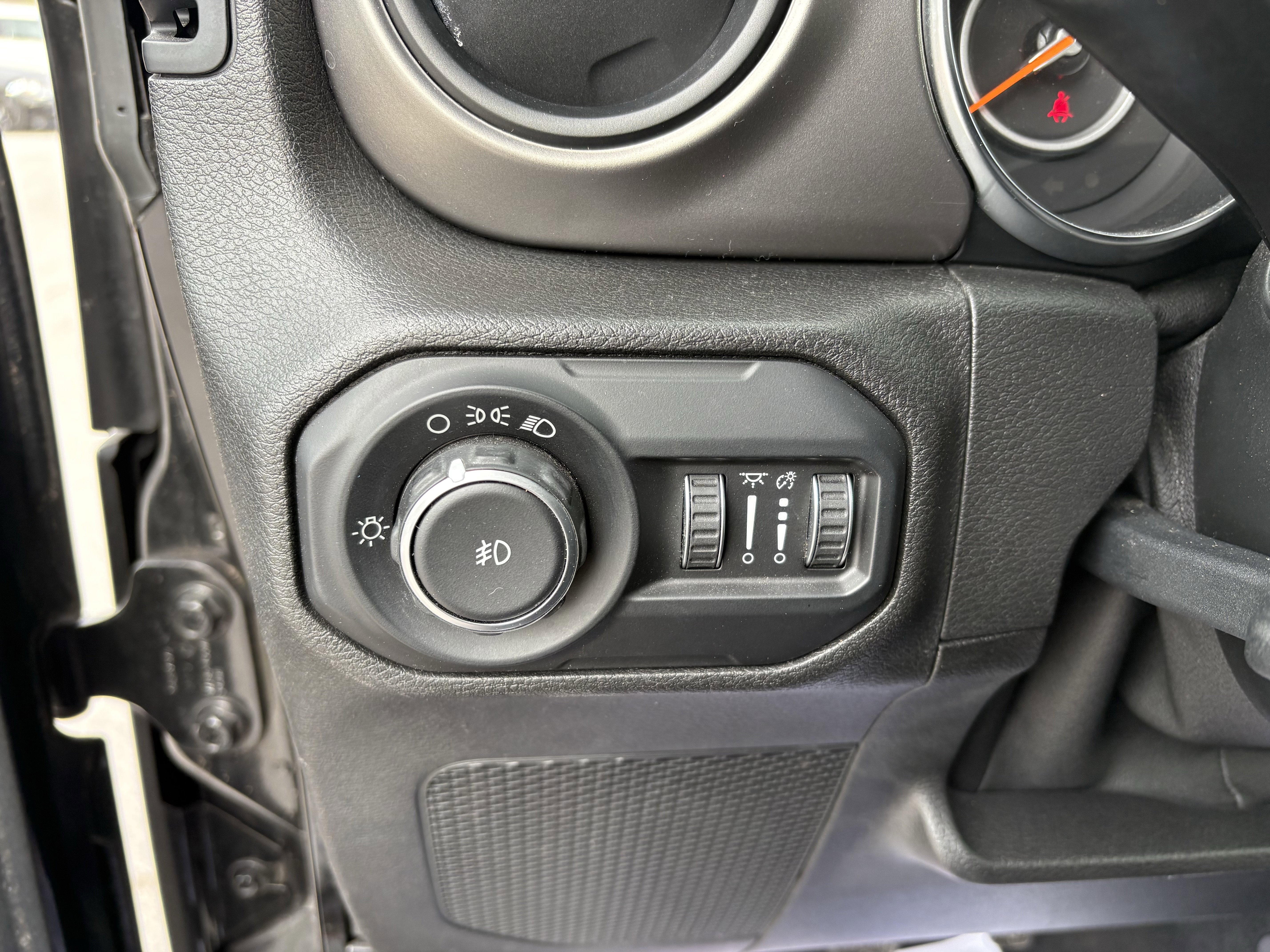 Used 2019 Jeep Wrangler Sport image 30