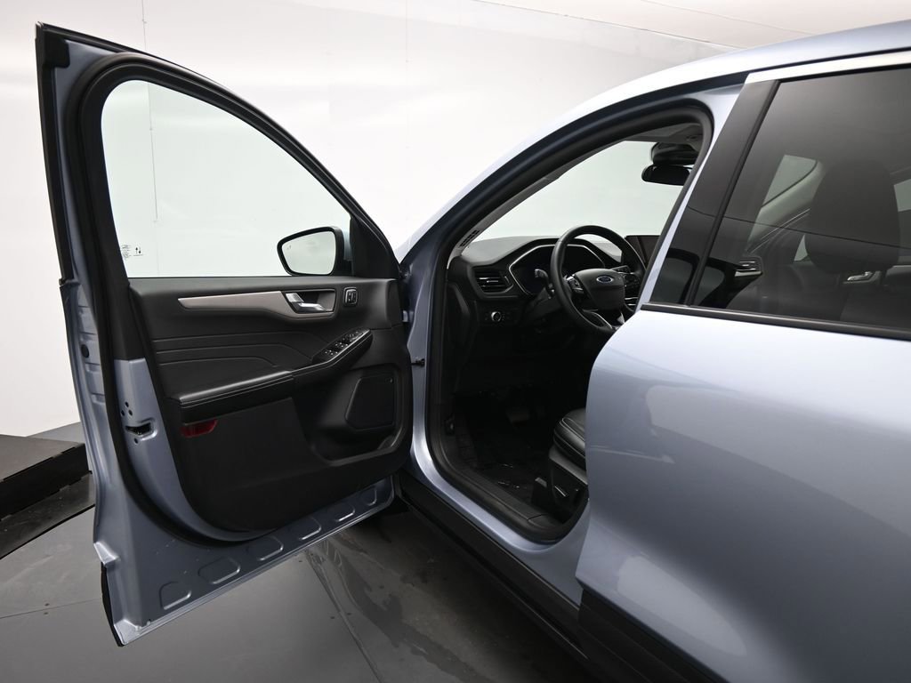 Certified 2022 Ford Escape SEL w/ Technology Package image 9