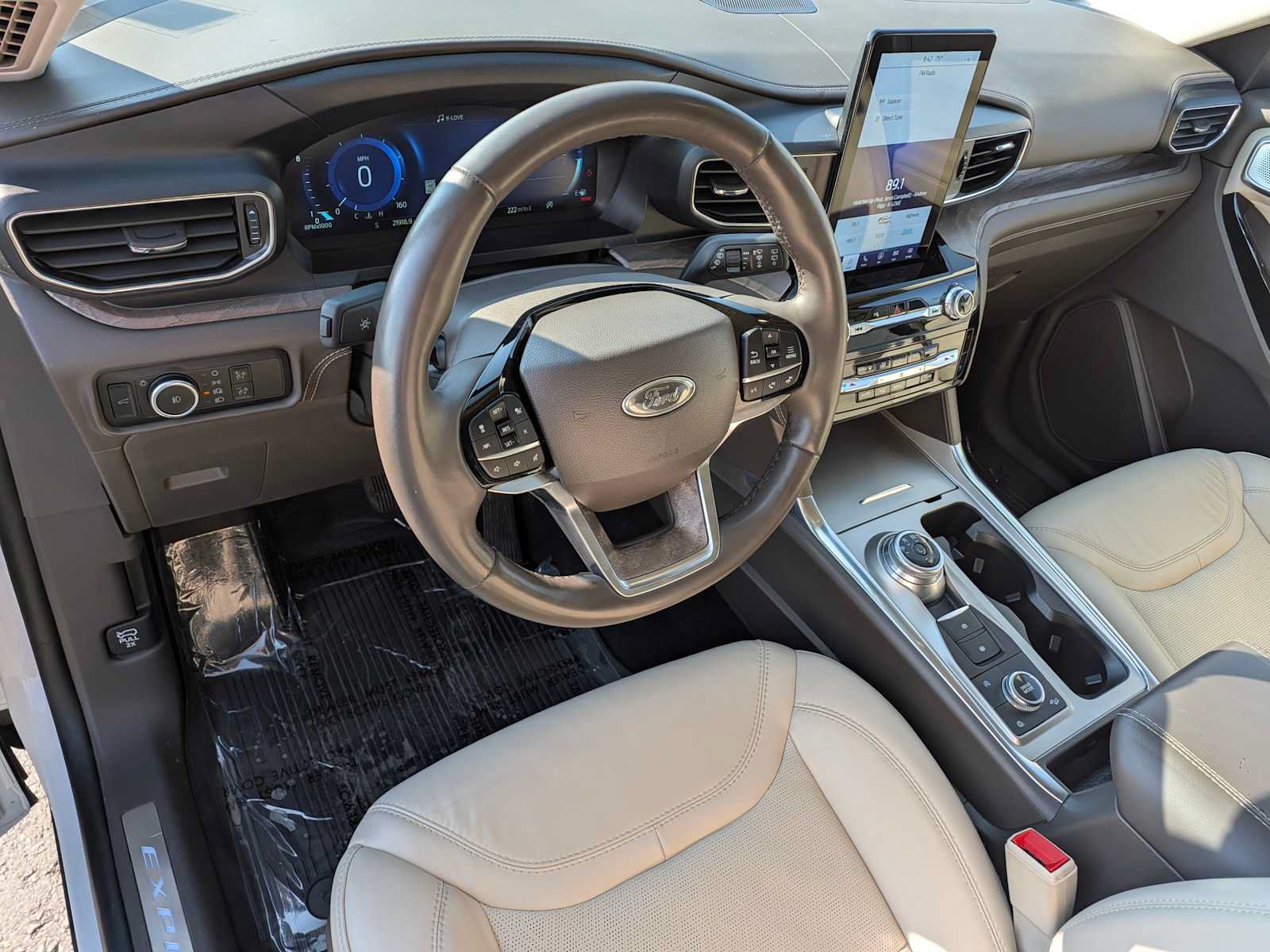 Certified 2023 Ford Explorer Platinum w/ Technology Package AWD/4WD image 2