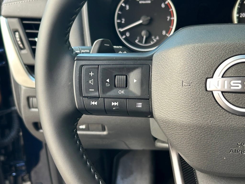 Used 2025 Nissan Rogue SV FWD image 35