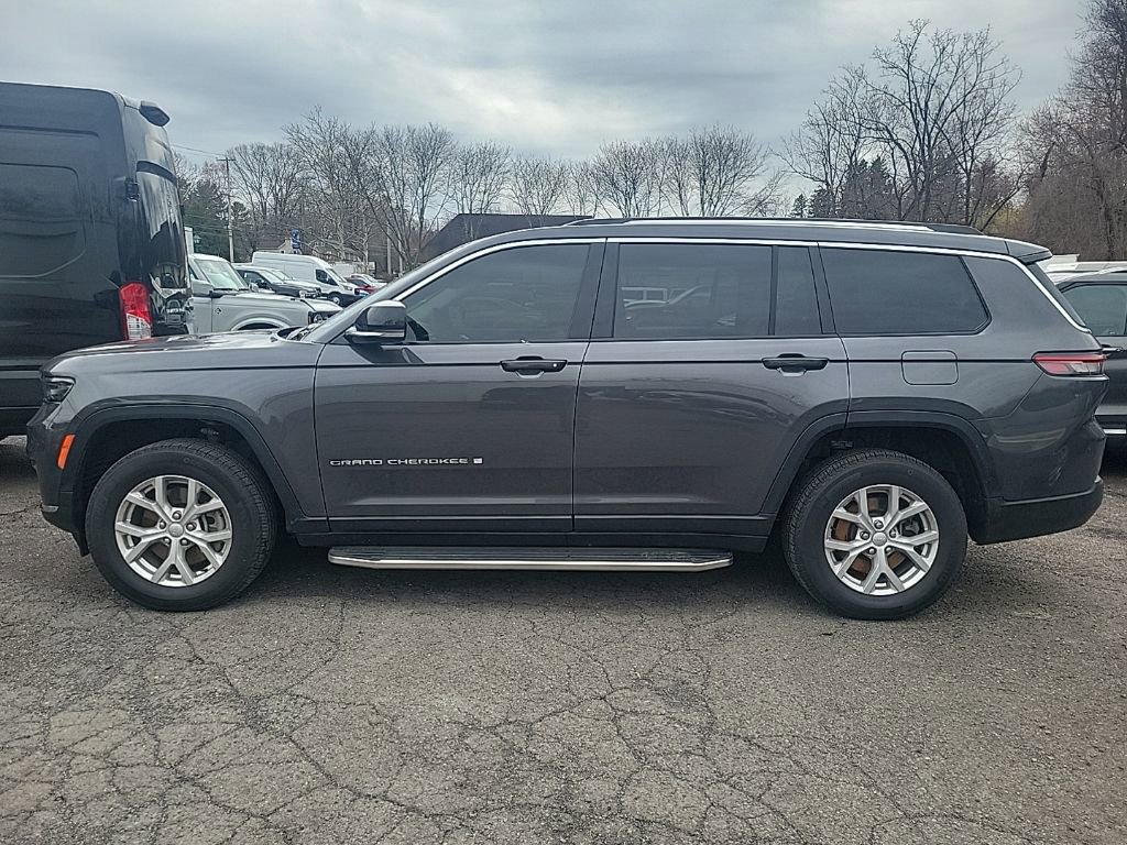 Used 2023 Jeep Grand Cherokee L Limited image 3