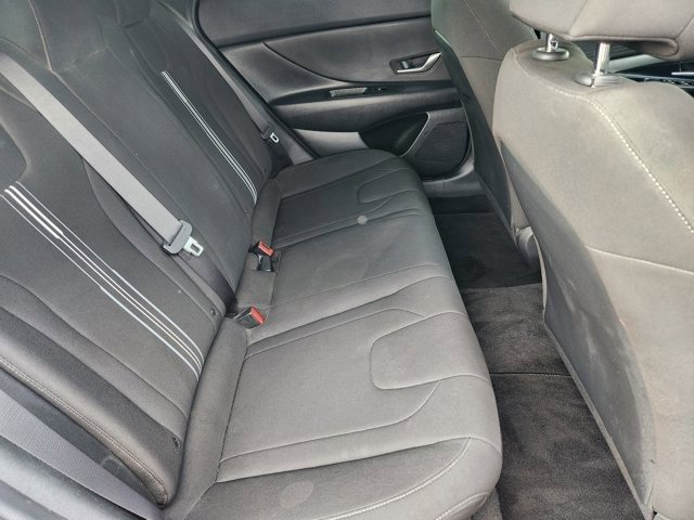 Used 2023 Hyundai Elantra SEL image 31