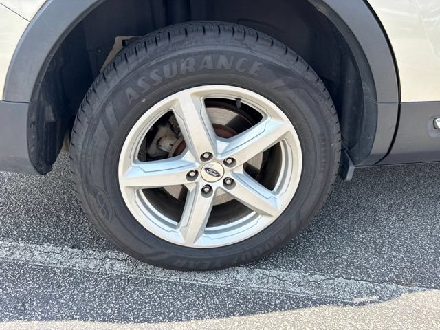 Certified 2018 Ford Explorer XLT FWD image 5