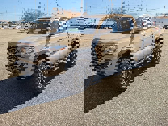 Used 2020 Toyota Tacoma TRD Off-Road image 9
