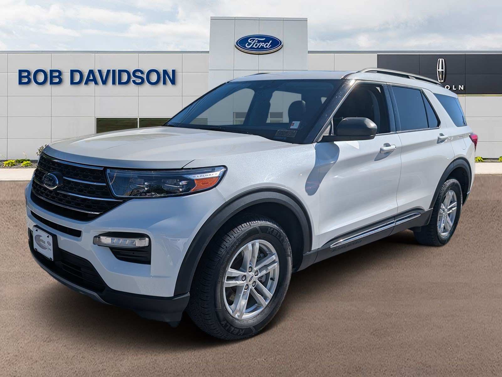 Certified 2022 Ford Explorer XLT w/ Equipment Group 202A