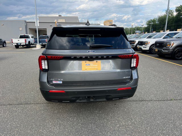 Certified 2025 Ford Explorer Active AWD/4WD image 6