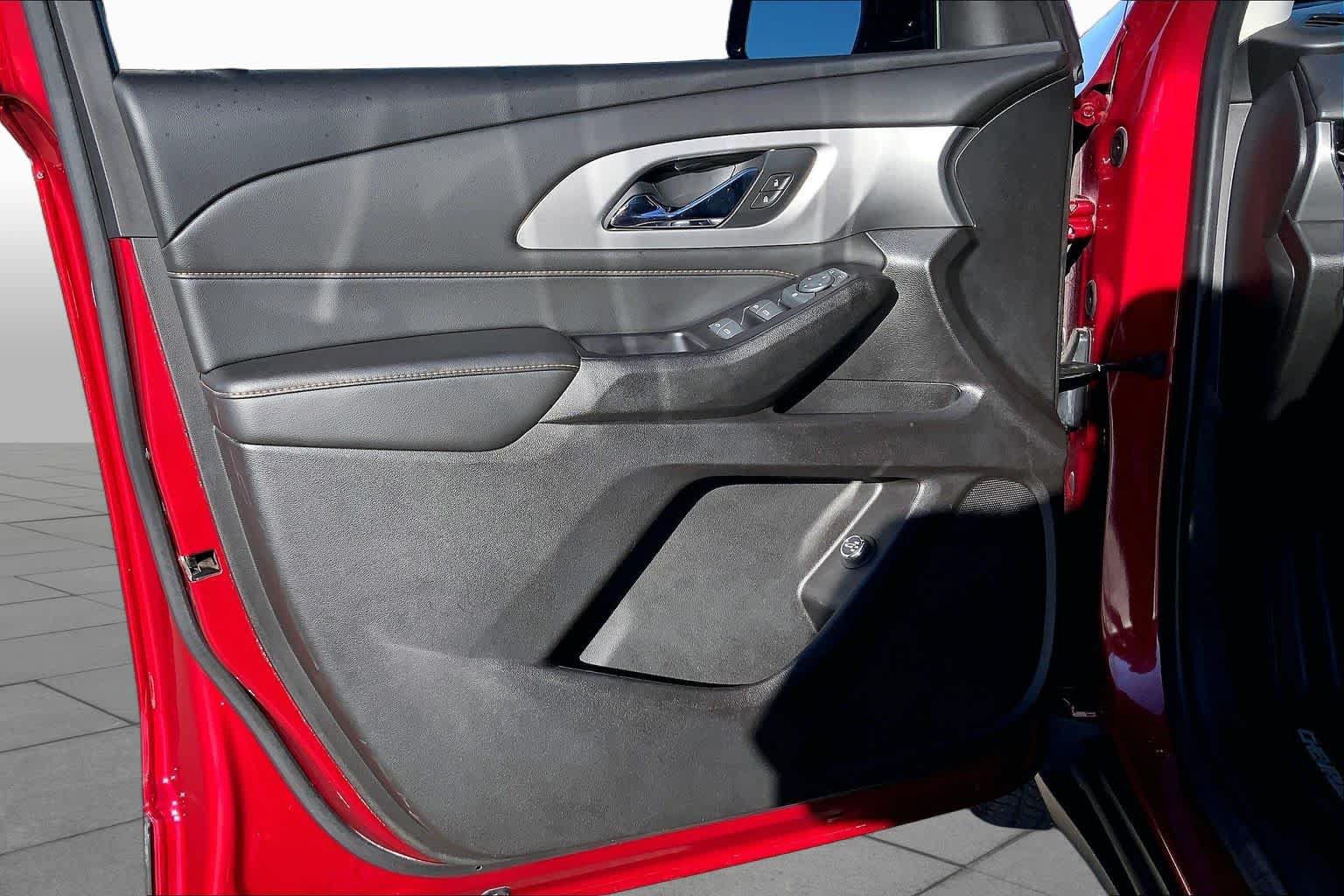 Used 2019 Chevrolet Traverse LT FWD image 22