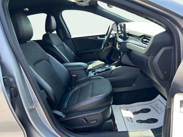 Certified 2023 Ford Escape ST-Line Elite AWD/4WD image 19