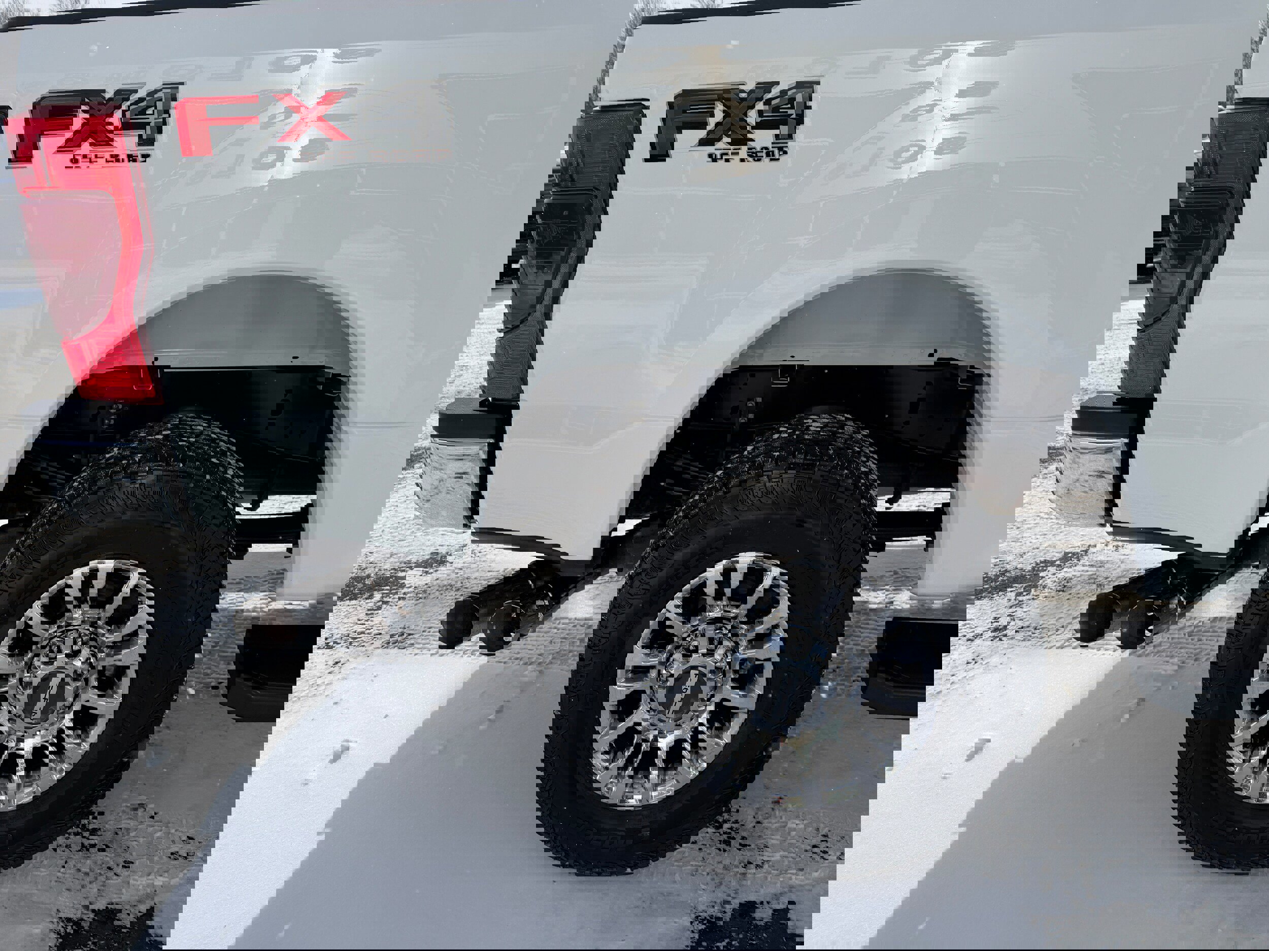 Certified 2022 Ford F250 XLT w/ XLT Premium Package image 13